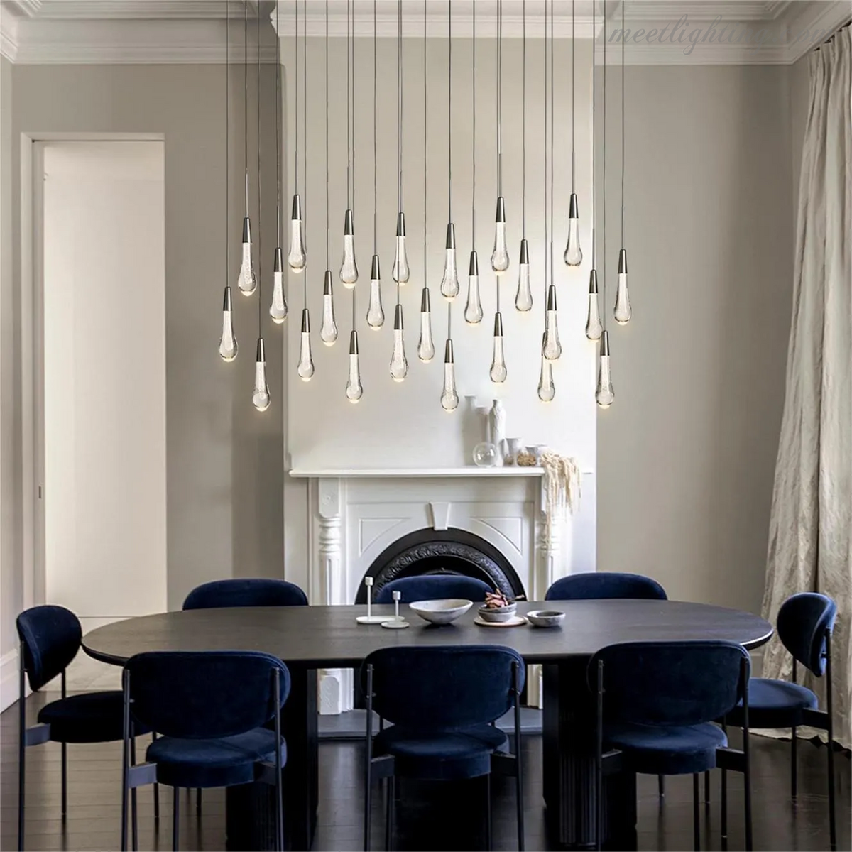Lustre linéaire avec lampes LED réglables adapté à la salle à manger et à la cuisine en verre fabriqué à la main au design moderne | Sansoti