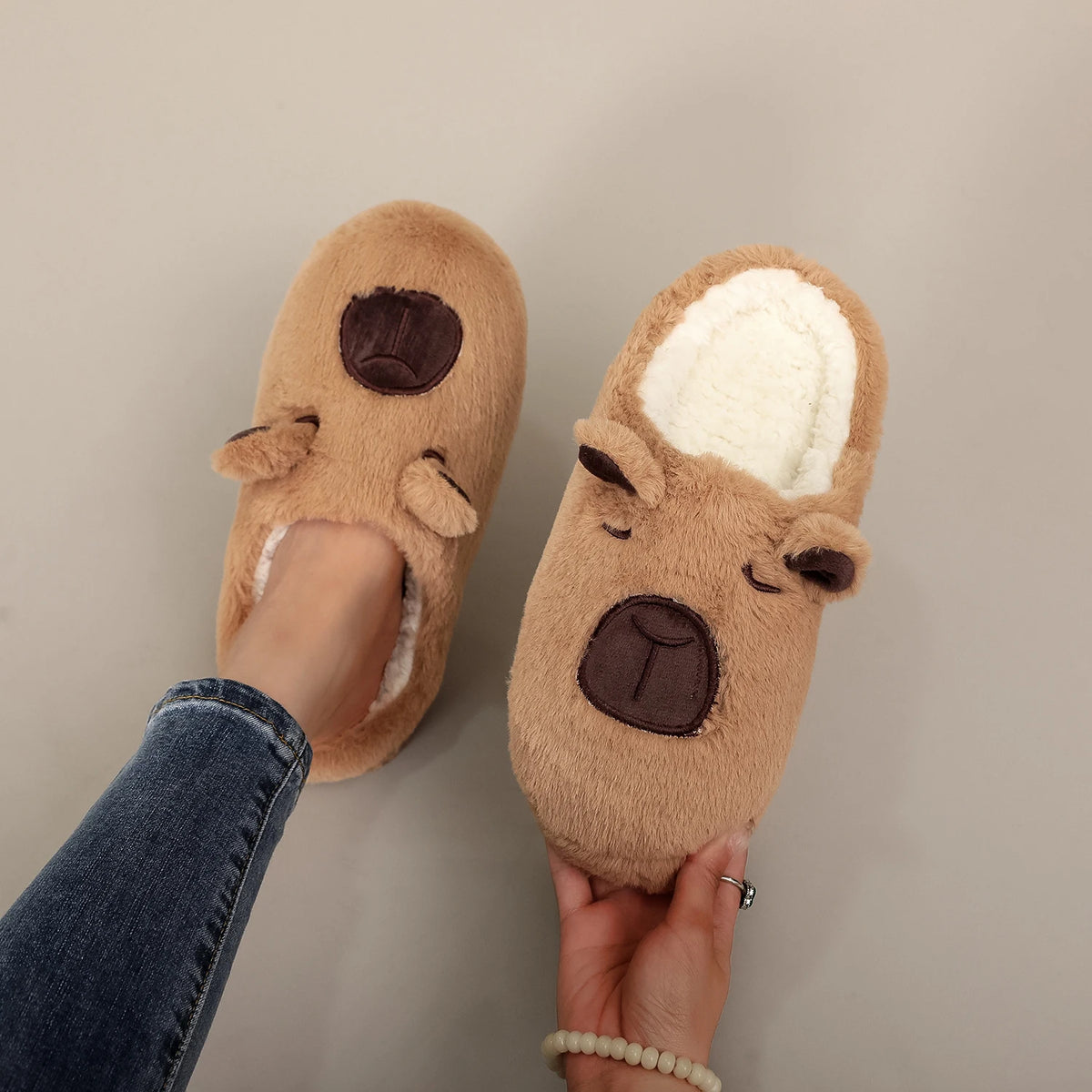 Warm Plush House Slippers Capybara Design Unisex Indoor Slippers Lightweight Comfortable Non-Slip Winter | Sansoti