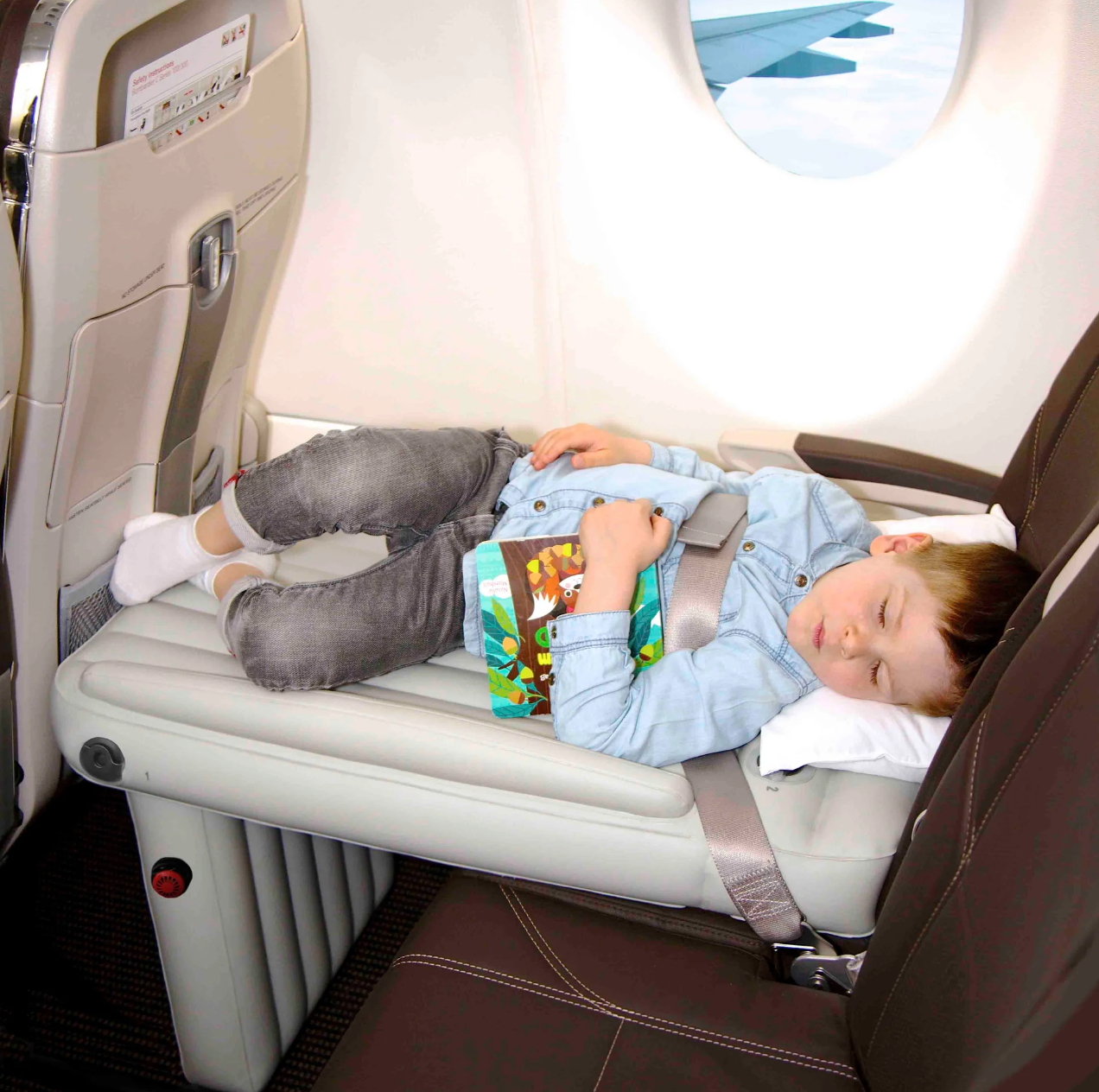 Opblaasbaar vliegtuigbed kind 90 x 45 cm PVC vliegtuigstoel reisbed voor kinderen compact met pomp | Sansoti