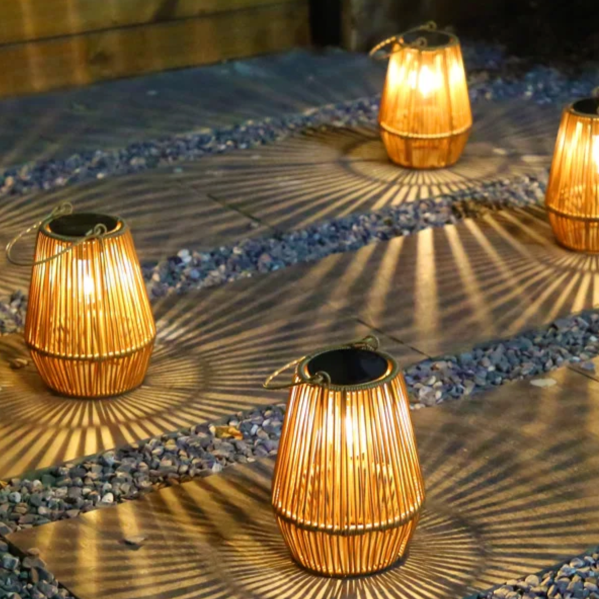 Rotan Solar Lantaarn met LED Verlichting voor Tuin en Terras - Waterdicht IP65 met Automatische Schemersensor | Sansoti