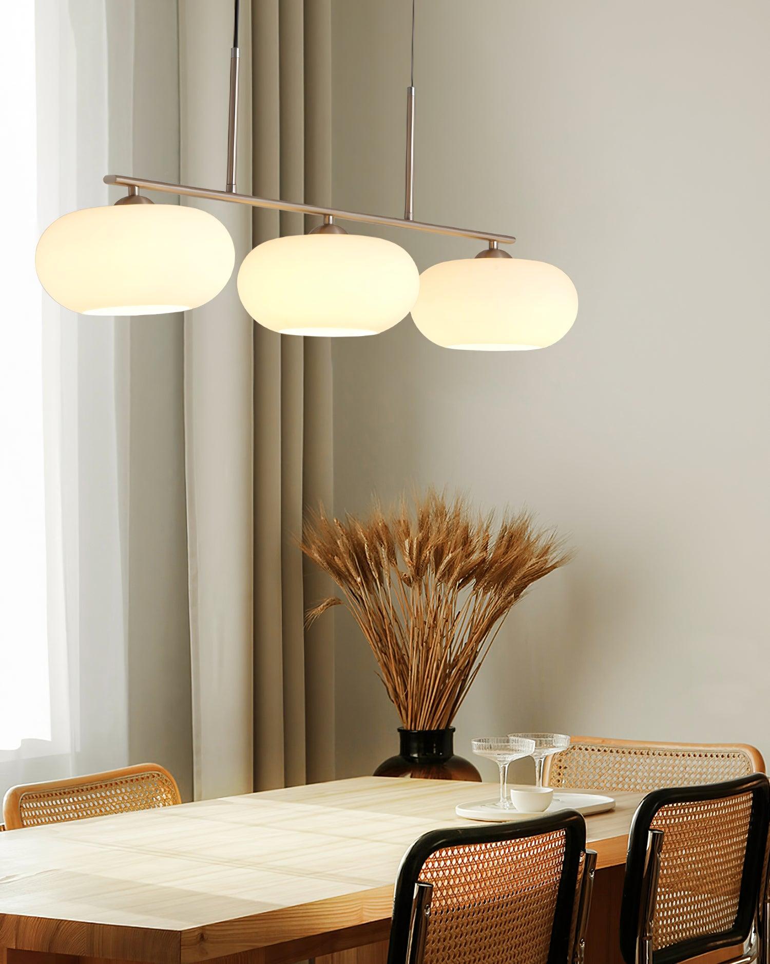 Design Hanglamp met 3 Globe Kapjes - Stijlvolle Eetkamerverlichting voor Tafel en Kookeiland - Verstelbaar 150 cm - Nikkel of Goud - E26/E27 | Sansoti