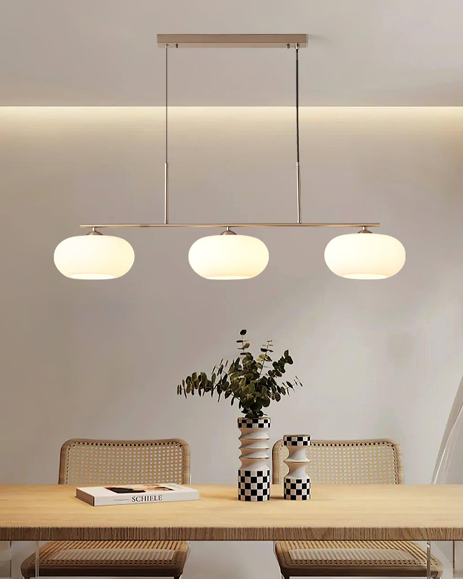 Design Hanglamp met 3 Globe Kapjes - Stijlvolle Eetkamerverlichting voor Tafel en Kookeiland - Verstelbaar 150 cm - Nikkel of Goud - E26/E27 | Sansoti