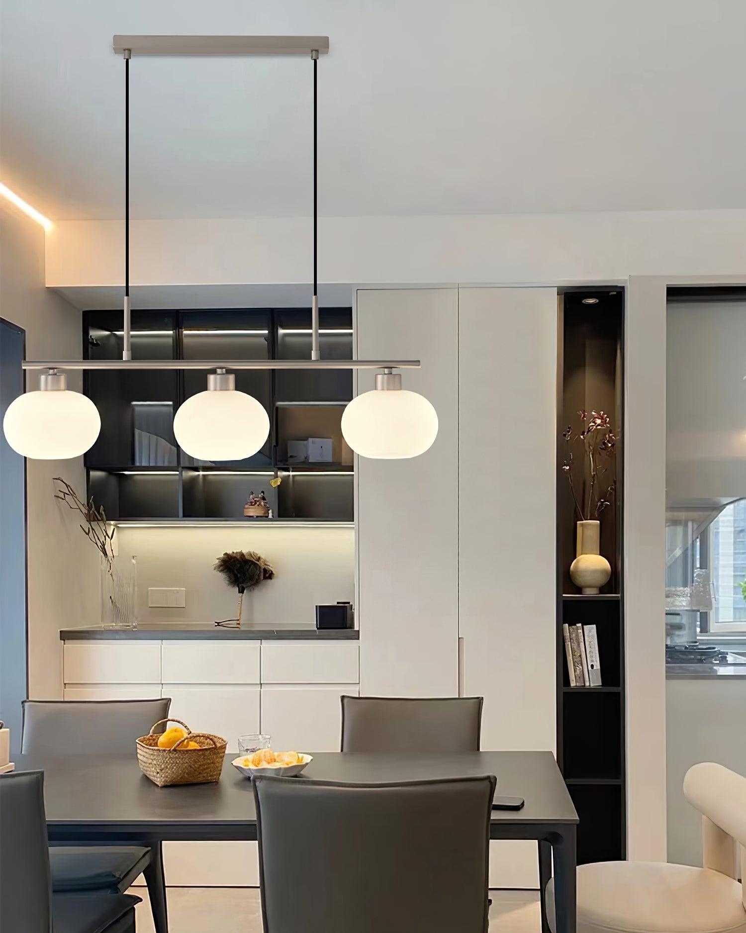 Design Hanglamp met 3 Globe Kapjes - Stijlvolle Eetkamerverlichting voor Tafel en Kookeiland - Verstelbaar 150 cm - Nikkel of Goud - E26/E27 | Sansoti