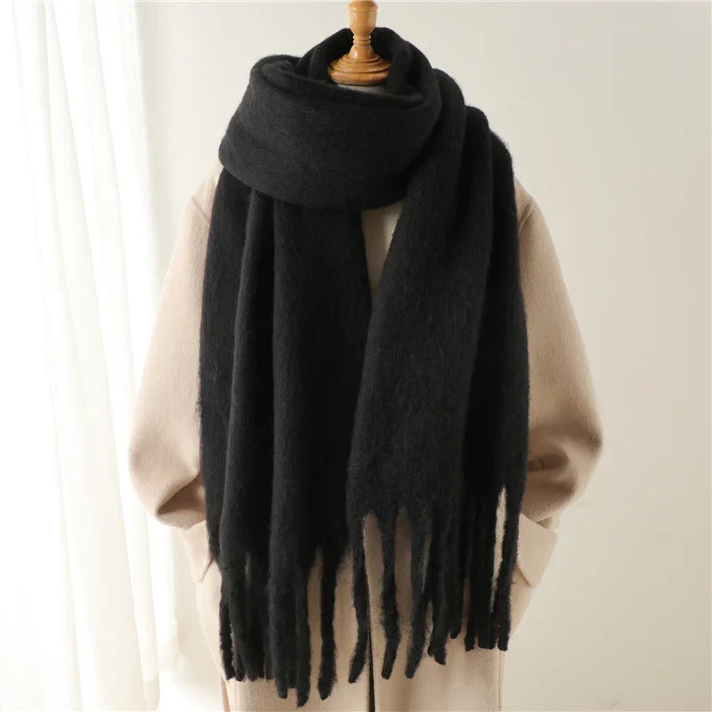Winterschal aus Viskose und Polyester 240x38cm mit großen Quasten, warmes Winteraccessoire, Umhang für Damen, 6 Farben | Sansoti
