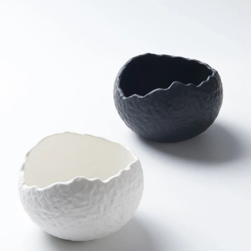 Sculptural Serveerkom van Porselein voor Desserts en Hapjes in Modern Minimalistisch Design | Sansoti