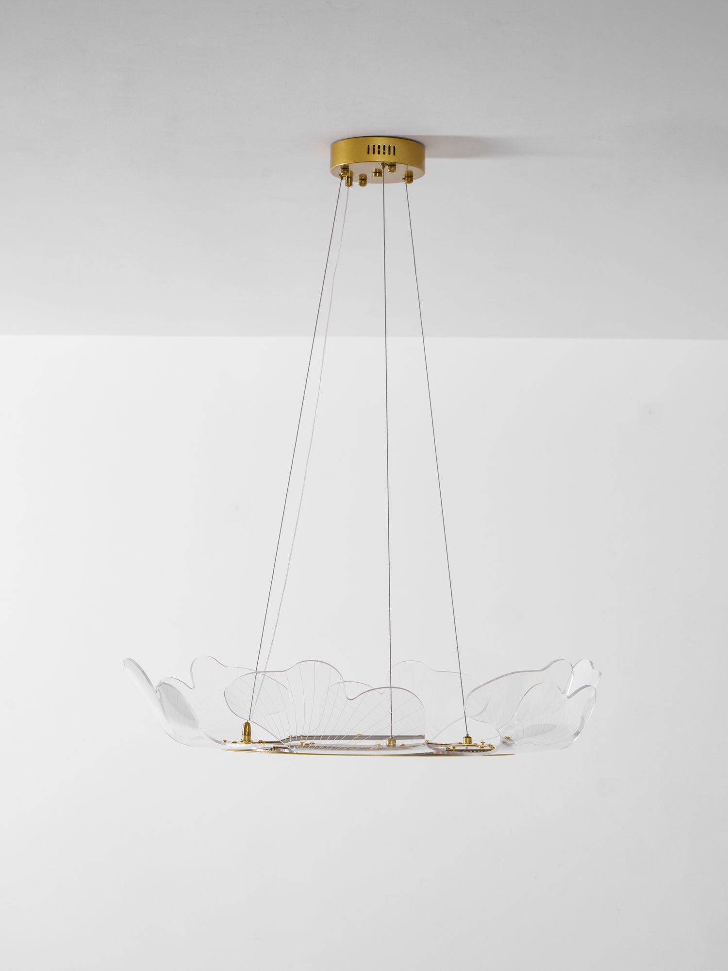 Moderne Kroonluchter met Bladmotief in Goud of Zilver – Organische Vorm met Verstelbare Kabel 150cm & Dimbare Optie – Geschikt voor Schuin Plafond | Sansoti