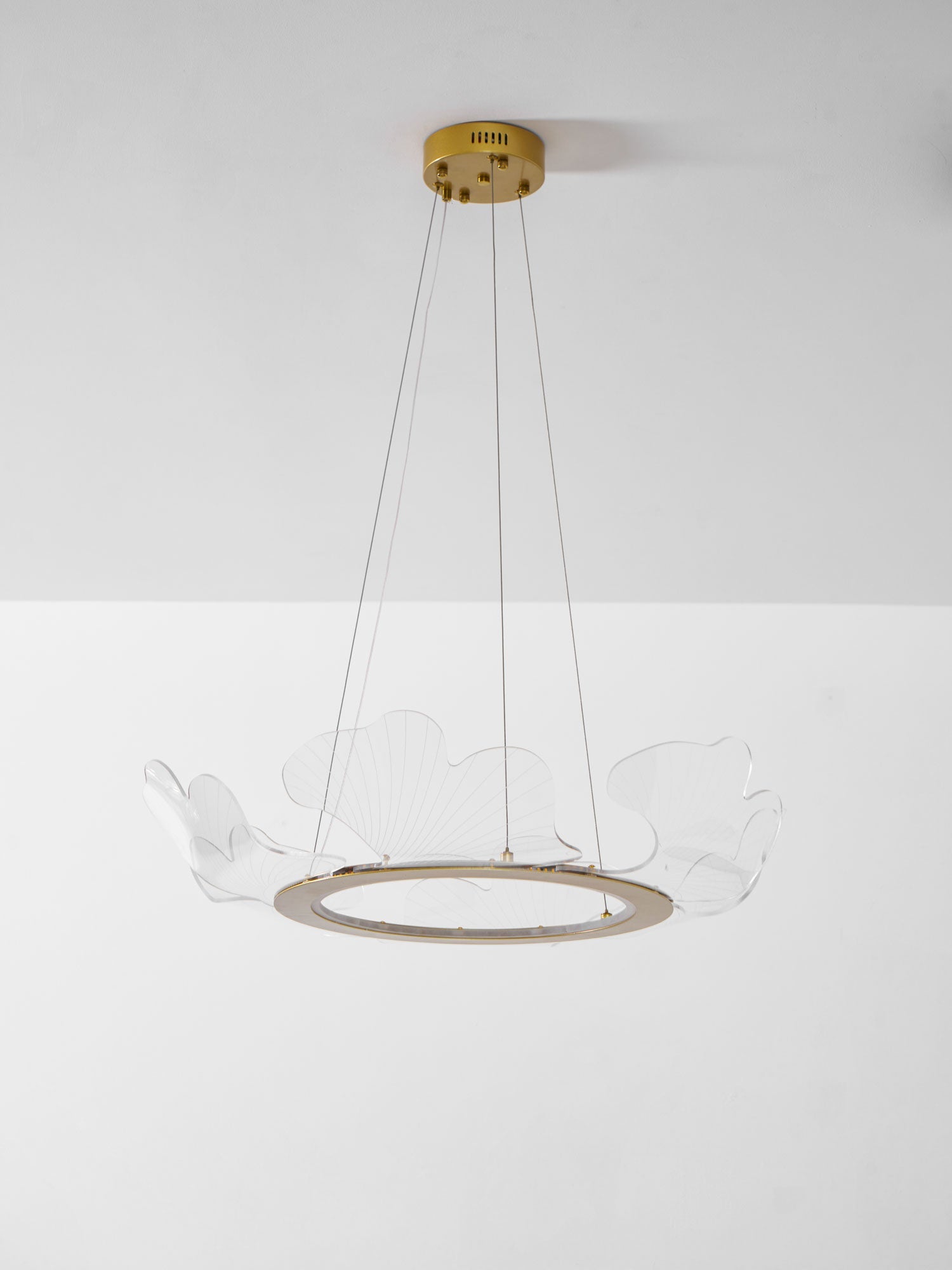 Moderne Kroonluchter met Bladmotief in Goud of Zilver – Organische Vorm met Verstelbare Kabel 150cm & Dimbare Optie – Geschikt voor Schuin Plafond | Sansoti