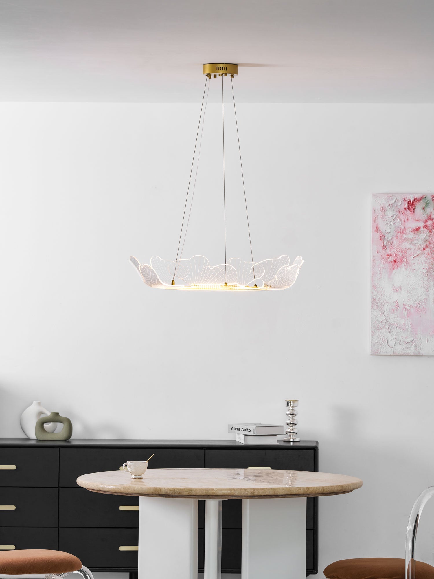 Moderne Kroonluchter met Bladmotief in Goud of Zilver – Organische Vorm met Verstelbare Kabel 150cm & Dimbare Optie – Geschikt voor Schuin Plafond | Sansoti