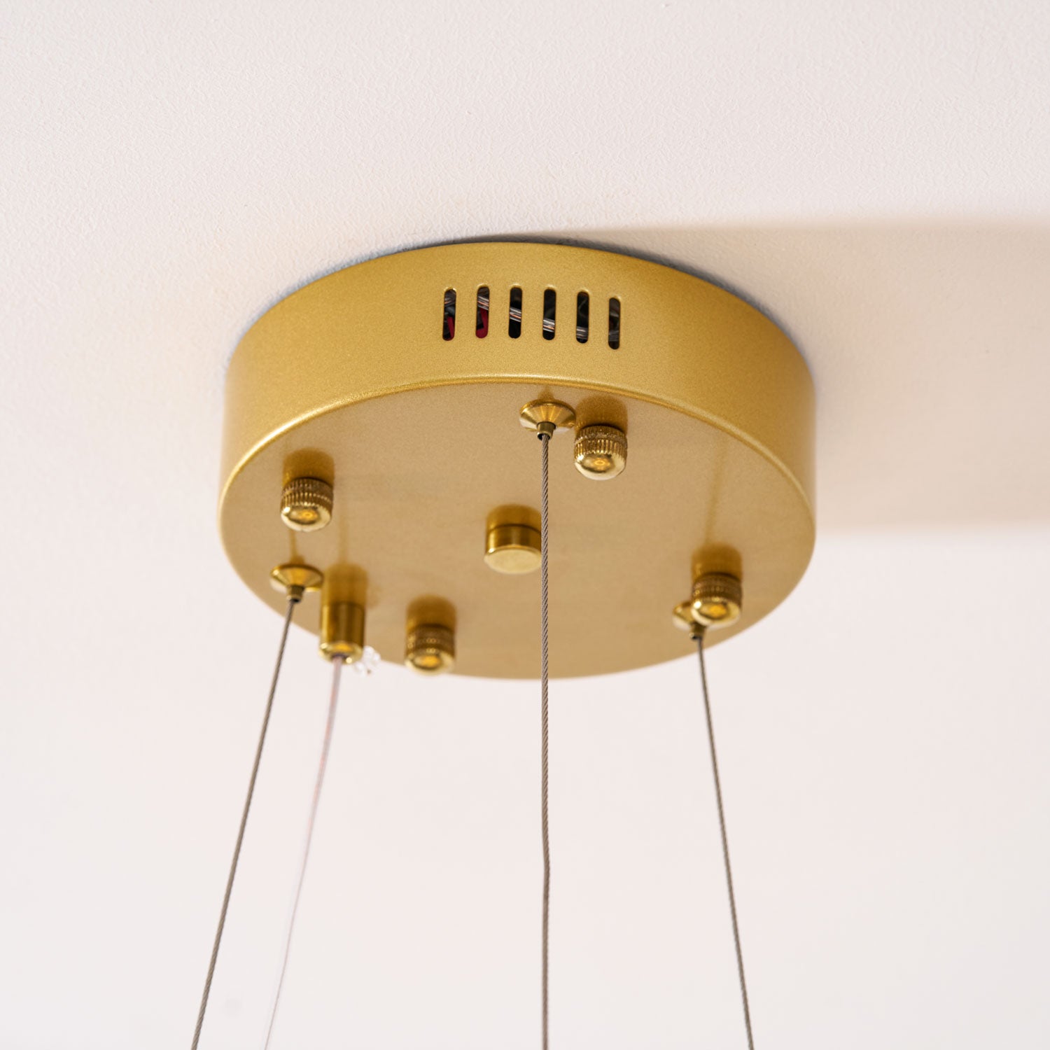 Moderne Kroonluchter met Bladmotief in Goud of Zilver – Organische Vorm met Verstelbare Kabel 150cm & Dimbare Optie – Geschikt voor Schuin Plafond | Sansoti