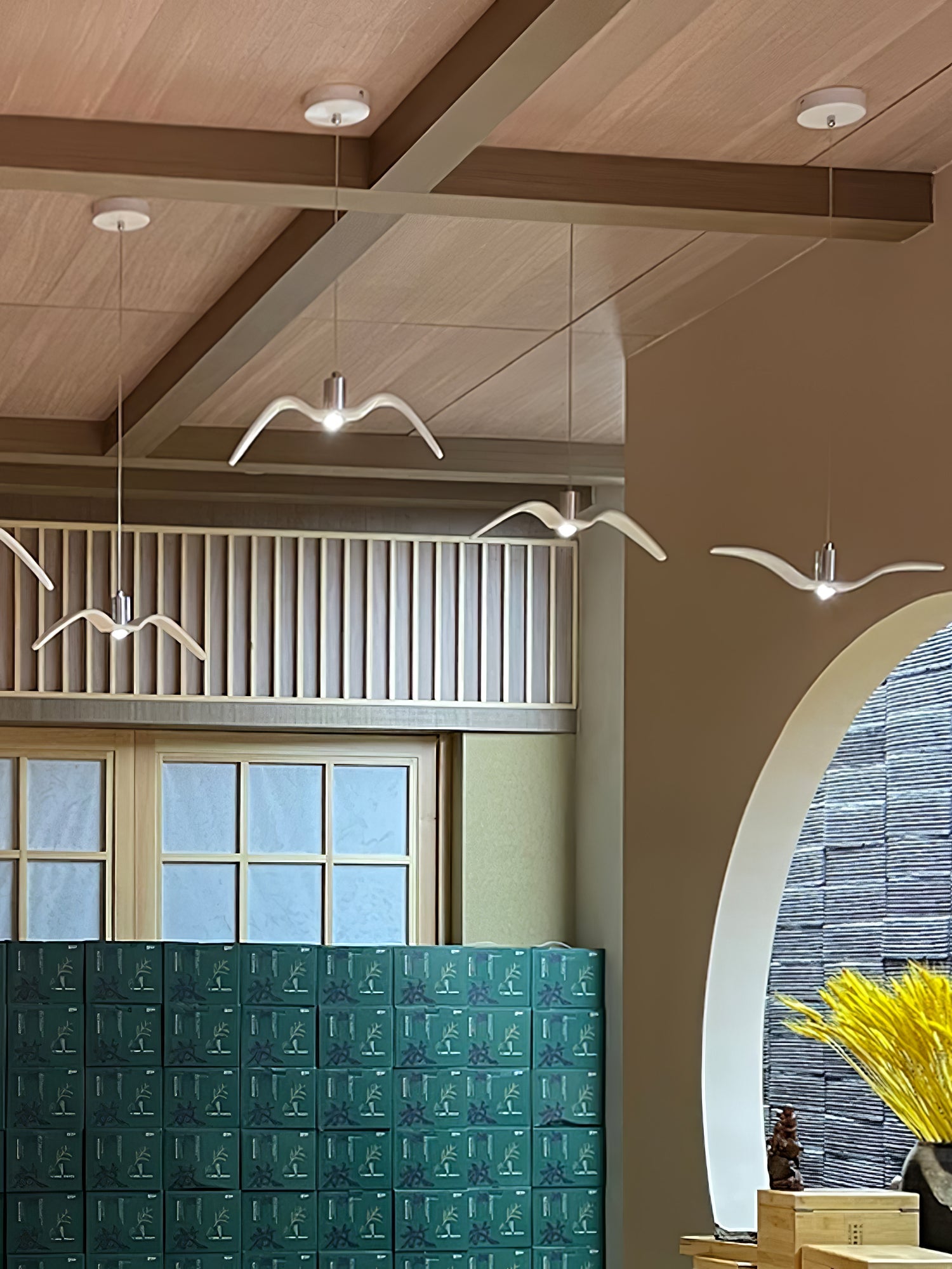 Suspension LED Design Oiseau Résine Aluminium Blanc Noir 3000K 4000K 6000K Salon Suspension Minimaliste Organique Plafonnier | Restfield