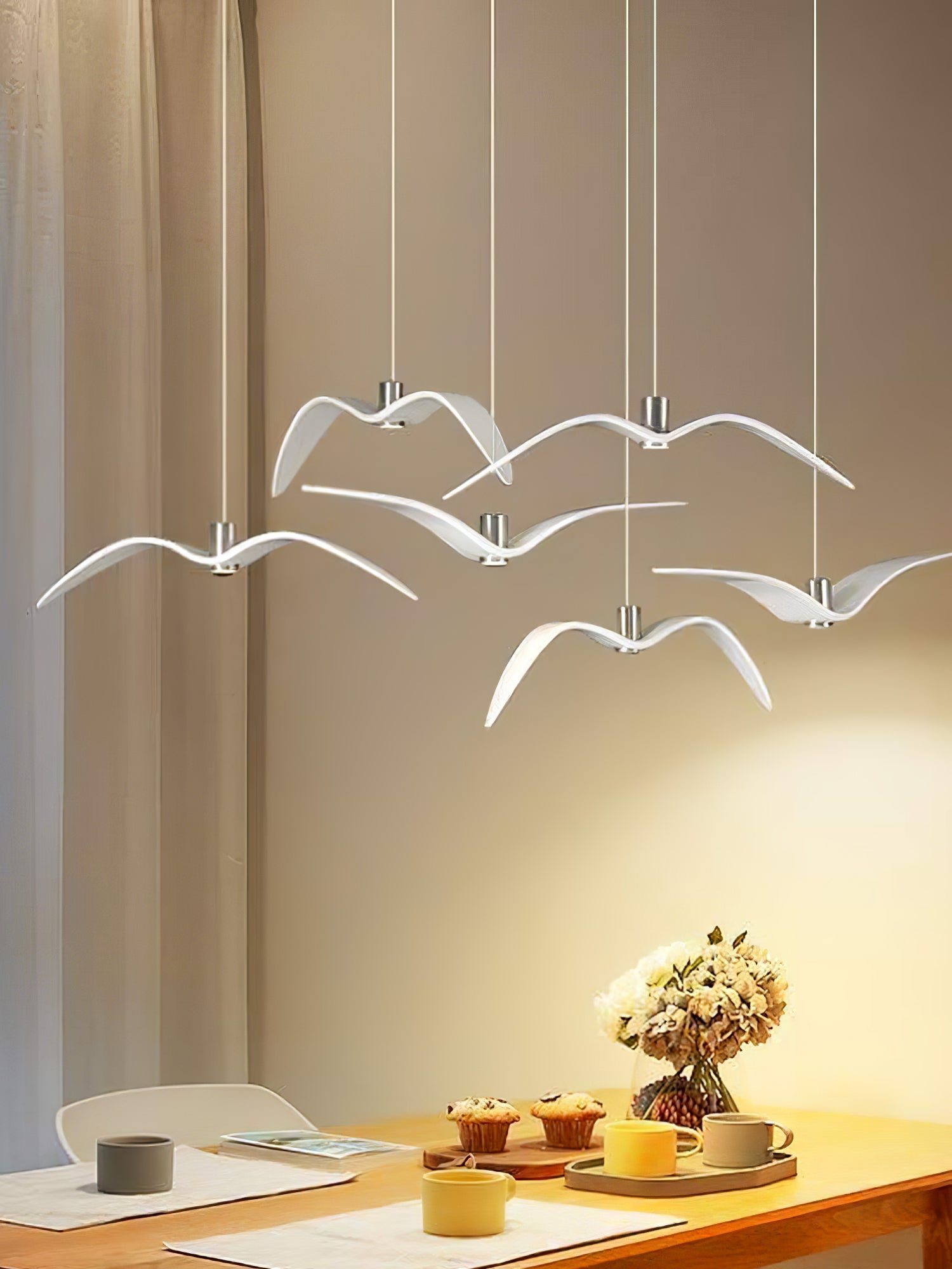 Suspension LED Design Oiseau Résine Aluminium Blanc Noir 3000K 4000K 6000K Salon Suspension Minimaliste Organique Plafonnier | Restfield