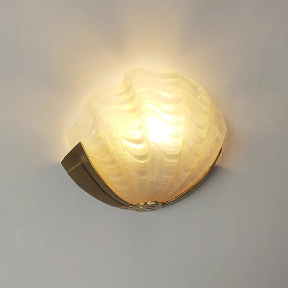 Glazen Wandlamp Schelp Design Messing & Glas Luxe Afwerking voor Gang en Slaapkamer | Sansoti