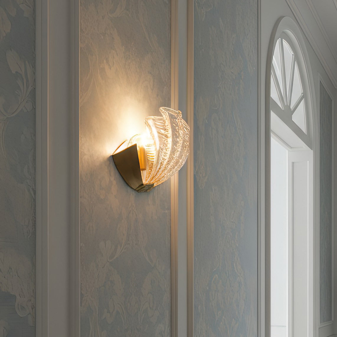 Glazen Wandlamp Schelp Design Messing & Glas Luxe Afwerking voor Gang en Slaapkamer | Sansoti