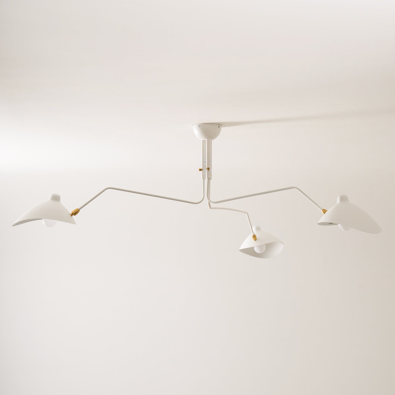 Plafondlamp Spider 3 Armen Mid-Century Modern Messing Verstelbaar Zwart Wit Grote Ruimte Restaurant Loft Stalen Armatuur Geïnspireerd Design | Sansoti