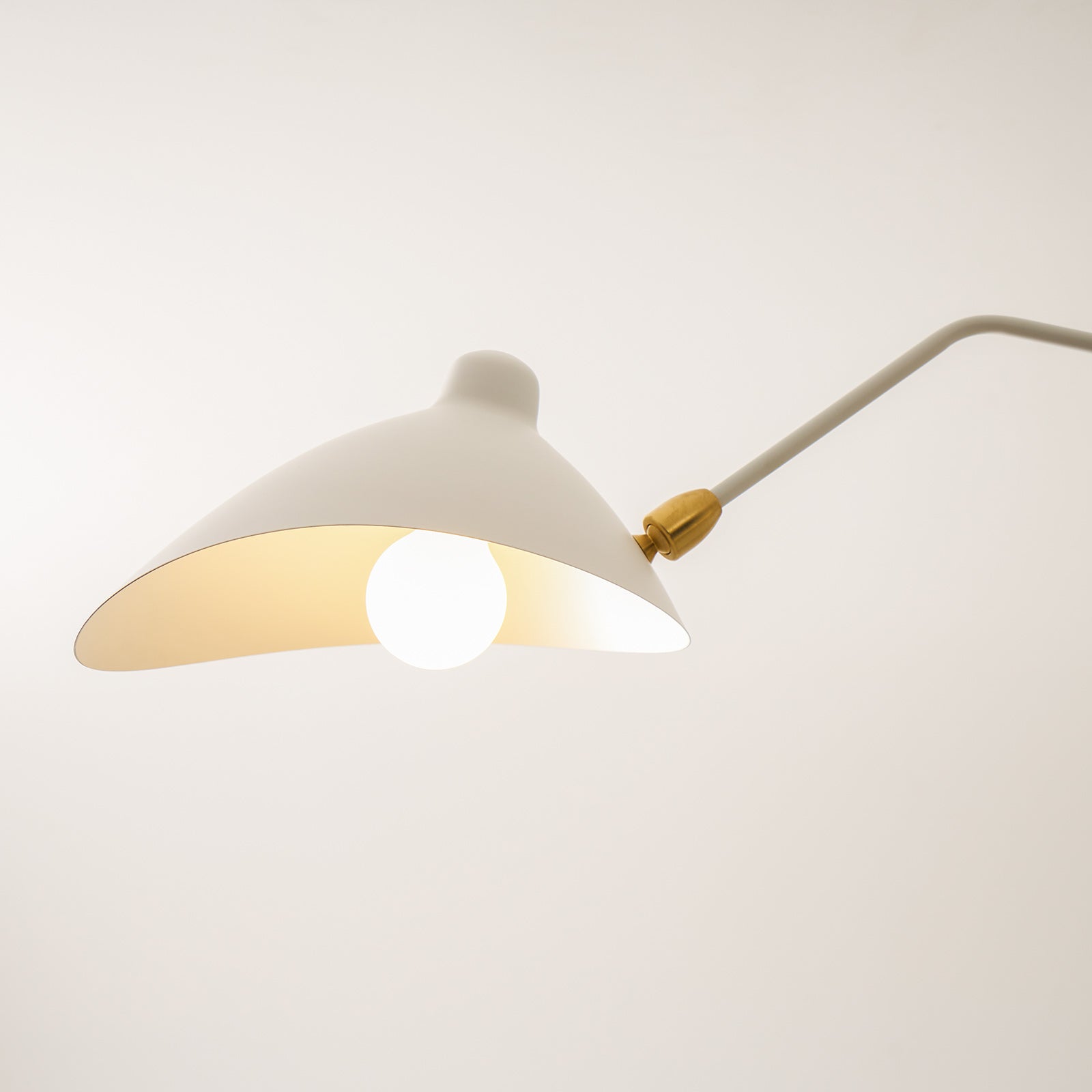 Verstelbare Spinlamp Multi-Arm Plafondlamp Industriële Design Messing Details Zwart Wit Scandinavisch Modern | Sansoti