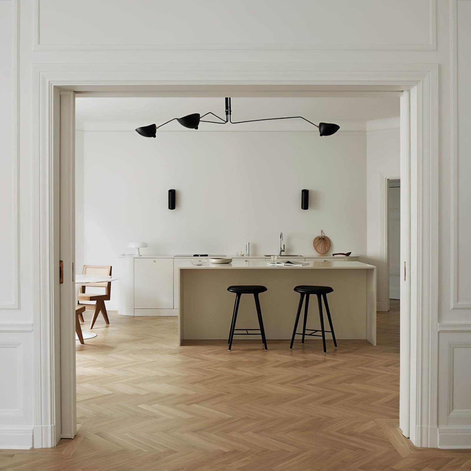 Verstelbare Spinlamp Multi-Arm Plafondlamp Industriële Design Messing Details Zwart Wit Scandinavisch Modern | Sansoti