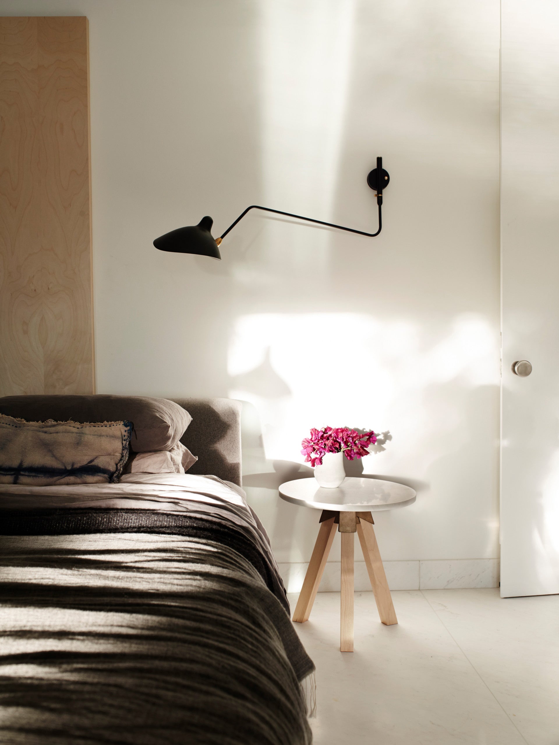 Wandlamp met verstelbare armen — industriële wandverlichting in aluminium en messing — vintage design — moderne wandlamp voor woonkamer slaapkamer | Sansoti