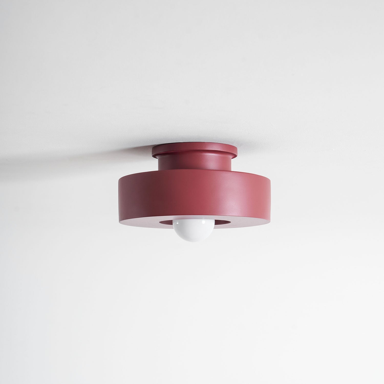 Plafondlamp Simon met Gestapelde Cilindervormen Hars Beschikbaar in Rood Groen Zwart E26 E27 Fitting Ø30×15cm Minimalistisch Design Geometrisch Sculptuur Verlichtingselement | Sansoti