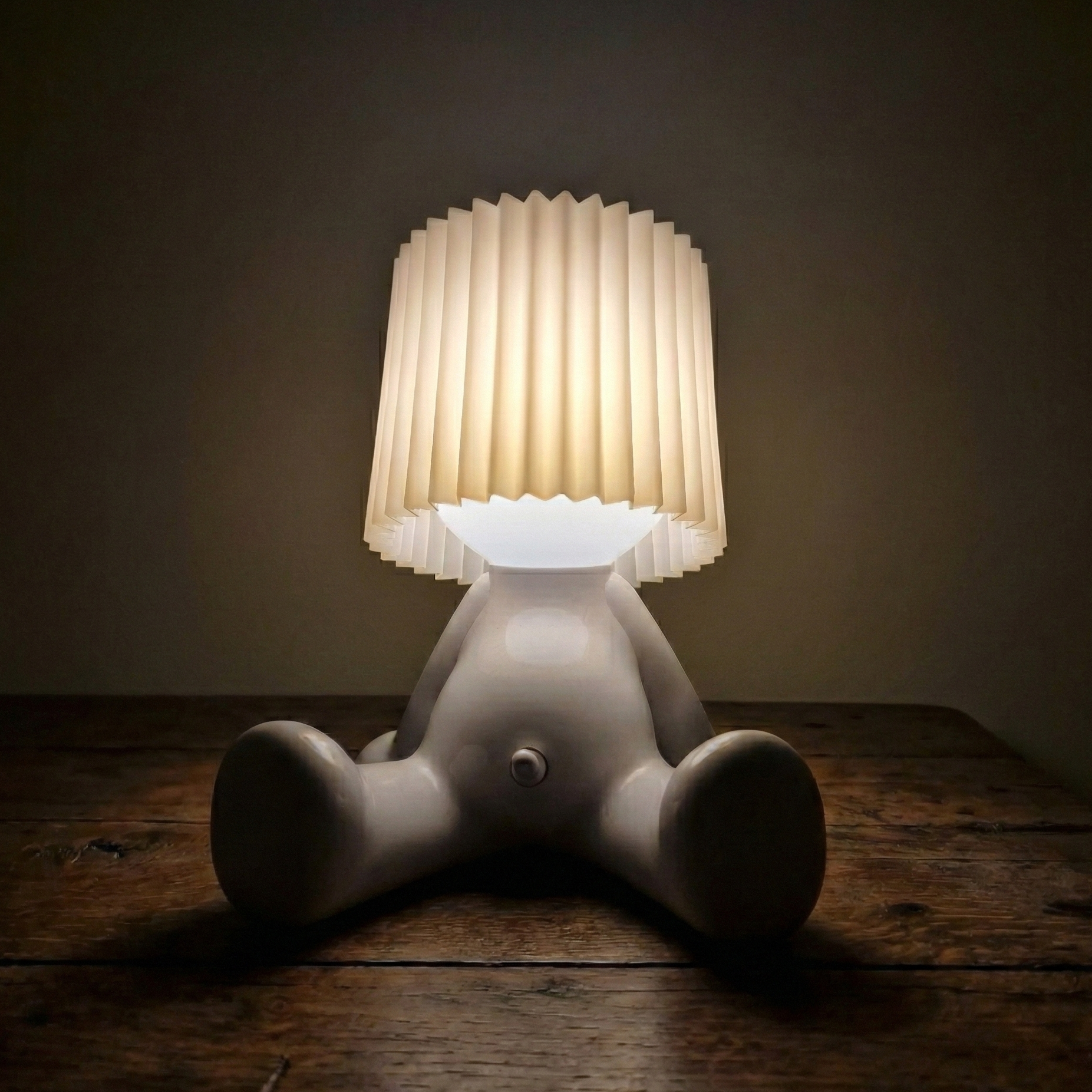 Zittende LED Tafellamp met Accu – Draadloos in 8 Kleuren | Sansoti