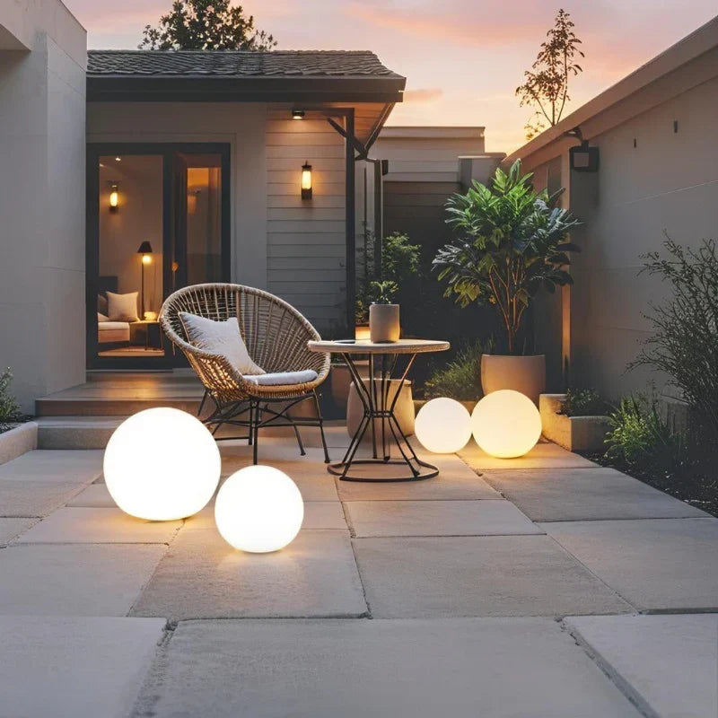 Kugel-Gartenlampe LED mit Solarenergie, stimmungsvolle Beleuchtung für Garten und Terrasse, wasserdicht, mit Fernbedienung, 16 Farben | Sansoti