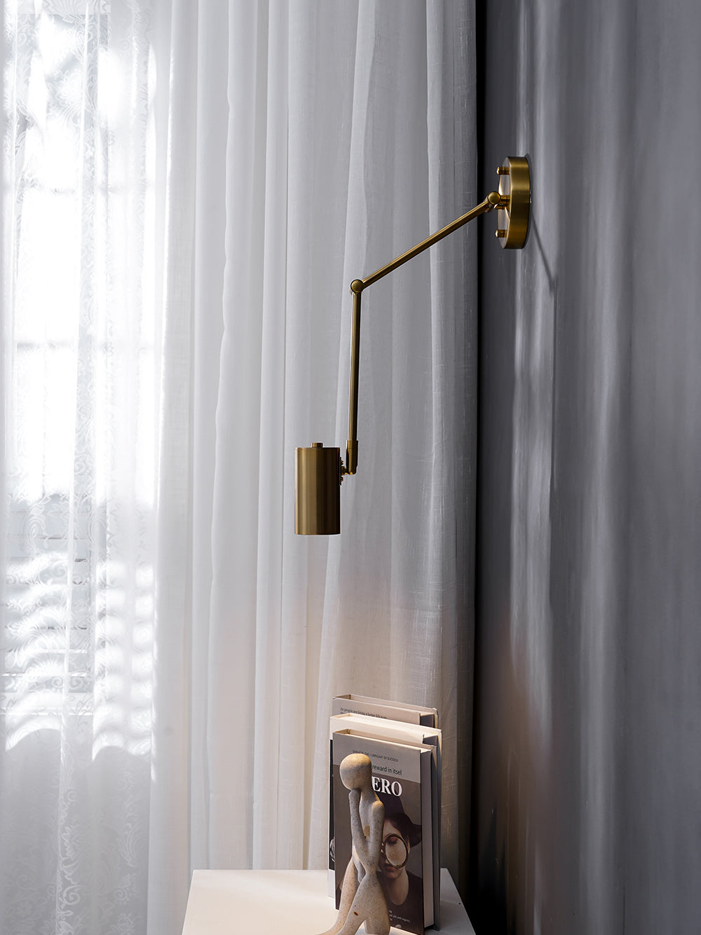 Verstellbare LED-Wandleuchte aus Messing oder schwarzem Metall mit schwenkbarem Arm und zylindrischem Spot für Schlafzimmer und Badezimmer | Restfield