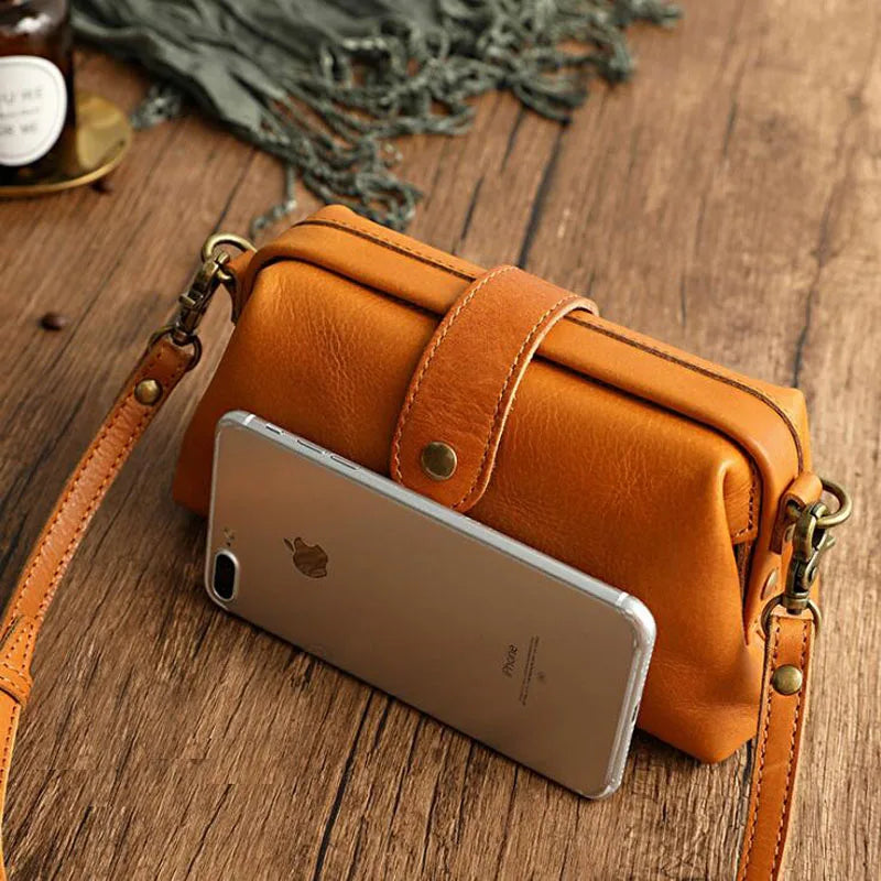 Crossbody Schoudertas Leer 22x12x6 cm Handgemaakt Damestas voor Dagelijks Gebruik Elegante Compacte Tas | Sansoti