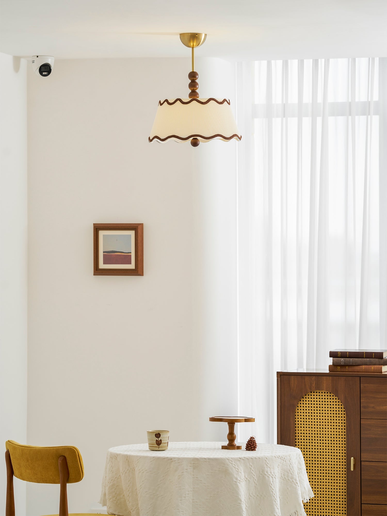 Plafondlamp met Geplooide Kap en Houten Kralen – Vintage Cottage Stijl voor Warm Sfeervol Licht | Sansoti