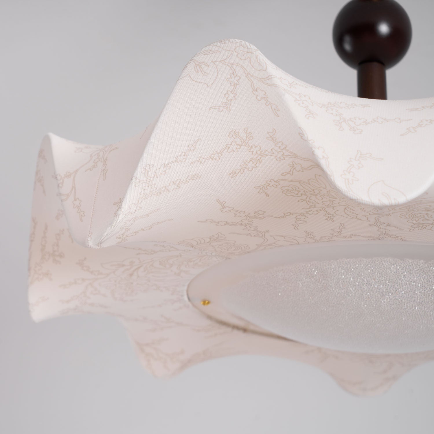 Plafondlamp met Bloemblaadjesontwerp – Walnoot & Goud – Geïntegreerde LED – Ø50cm × H44cm | Sansoti