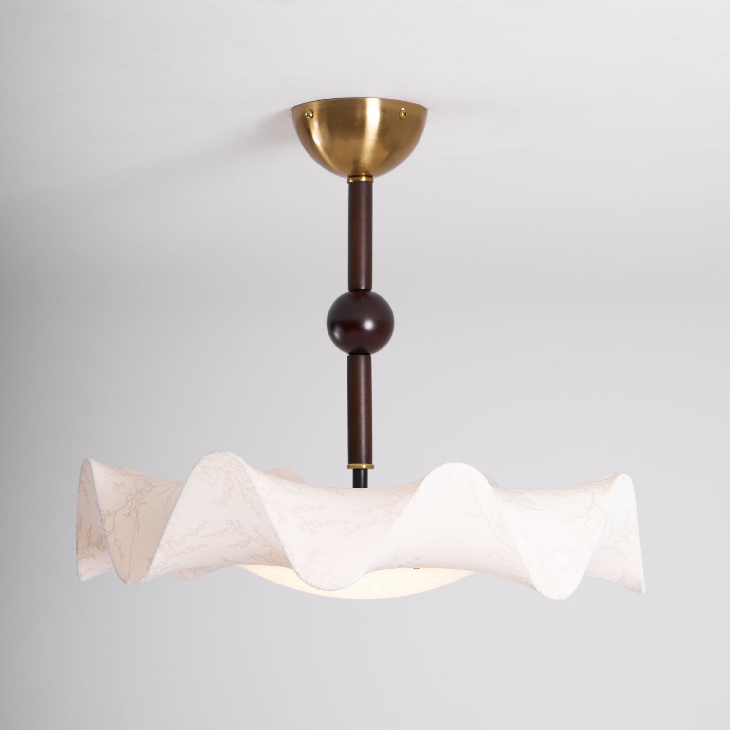 Plafondlamp met Bloemblaadjesontwerp – Walnoot & Goud – Geïntegreerde LED – Ø50cm × H44cm | Sansoti