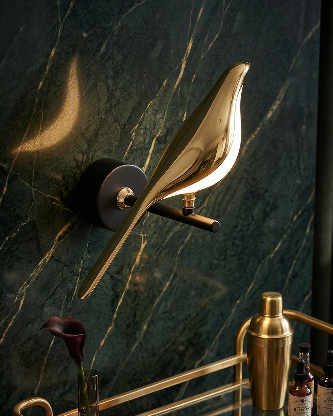 Vogel Wandlamp - Moderne Sculptuurverlichting met Natuurlijke Vormen - Matglas Diffuus Licht - Gouden Afwerking | Sansoti