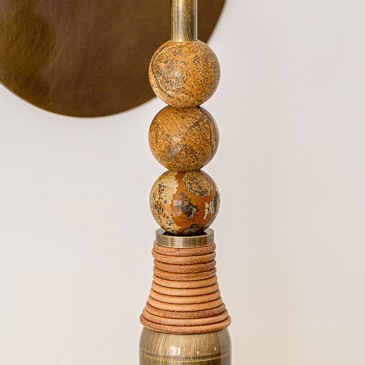 Toam Wandlamp Marmer Messing – Persepolis Geïnspireerd Design met Antique Brass Afwerking 18.9 en 27.6 inch | Sansoti