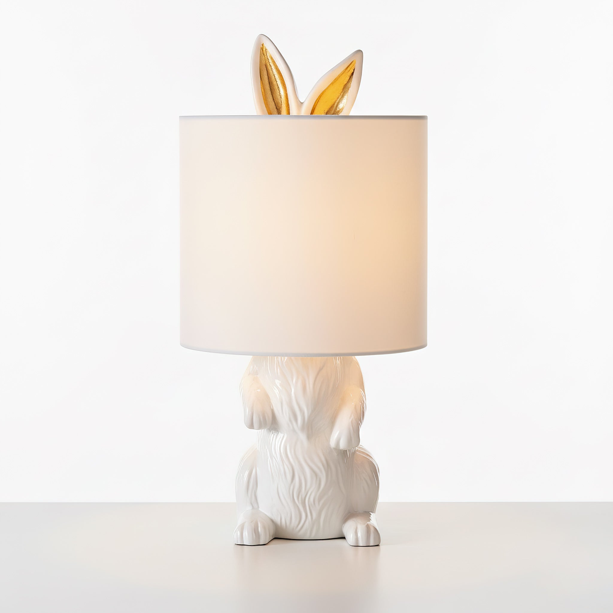 Hazenbeeldje Tafellamp met Stoffen Kap | Modern Design | Kunsthars | Charmante Decoratieve Verlichting | Sansoti