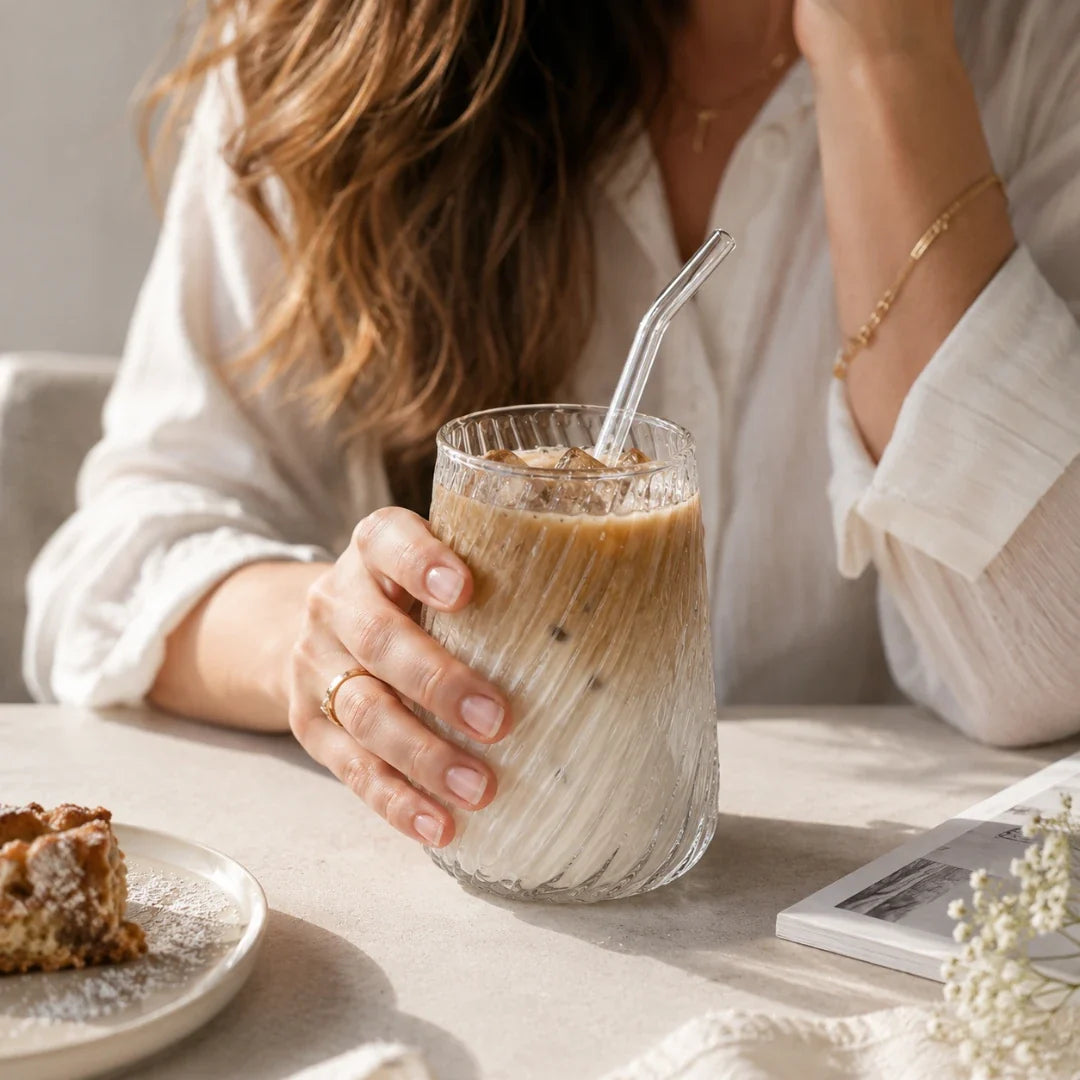 Verre torsadé à texture nervurée avec paille en verre 400ml Verre à boire durable et résistant à la chaleur pour jus | Sansoti