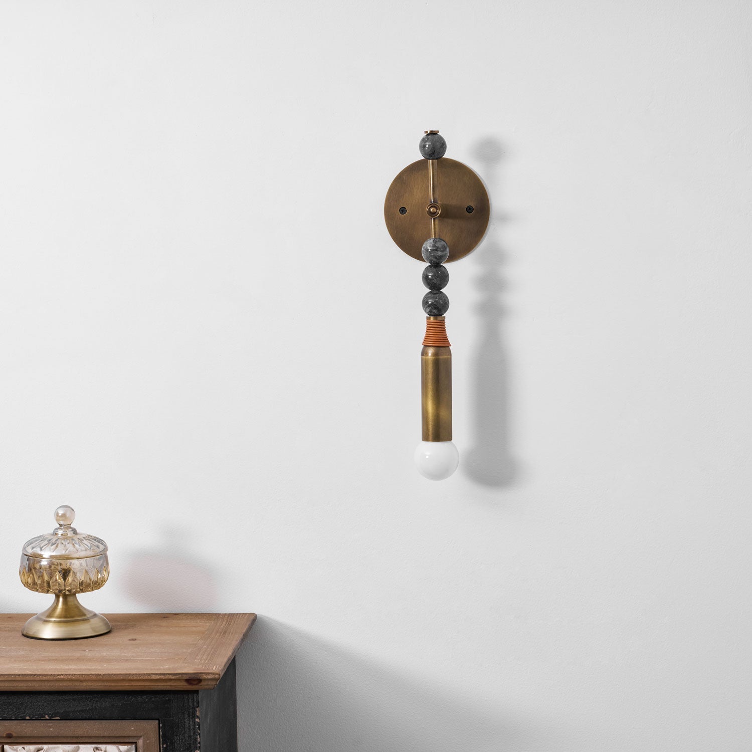 Toam Wandlamp Marmer Messing – Persepolis Geïnspireerd Design met Antique Brass Afwerking 18.9 en 27.6 inch | Sansoti