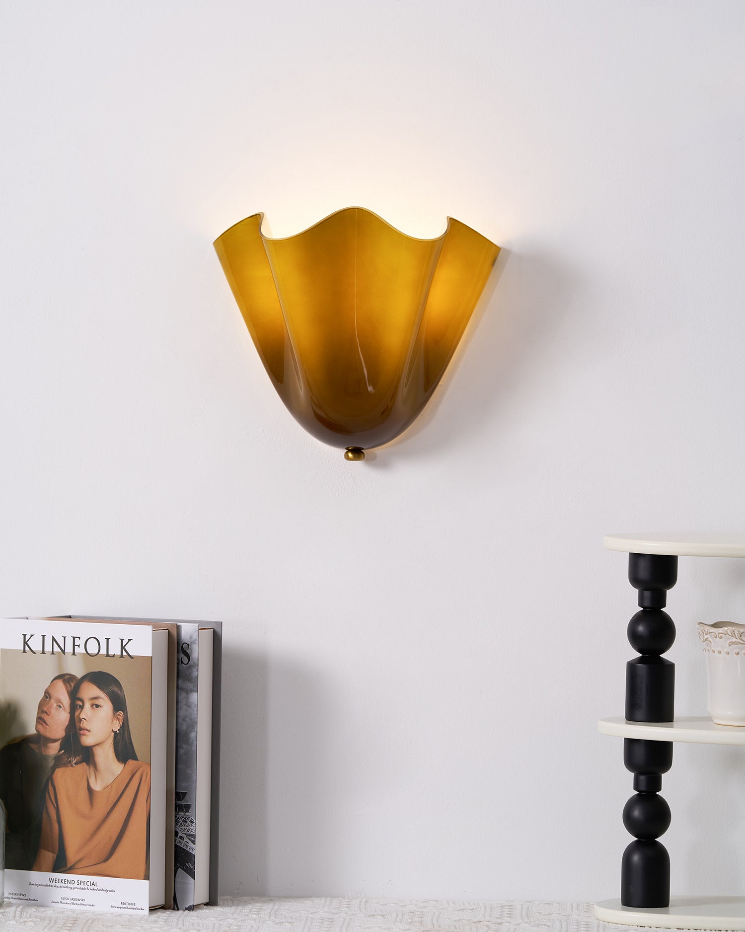 Petalia Wandlamp — Sculptural Petal-Geïnspireerde Glazen Wandverlichting met G9 Fitting en Hardwired Installatie (28 × 25 × 13 cm) | Sansoti