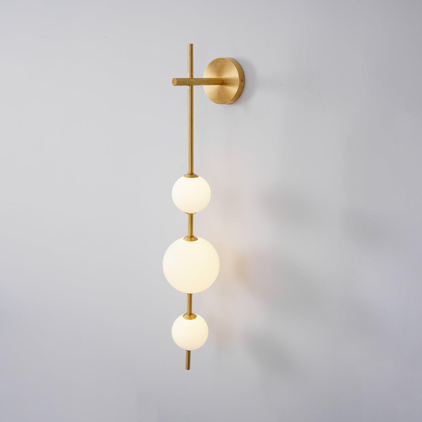Verticale Glazen Bol Wandlamp – Moderne Wandverlichting met Gestapelde Bollen – Messing, Zwart of Nikkel – 3 Afmetingen | Sansoti