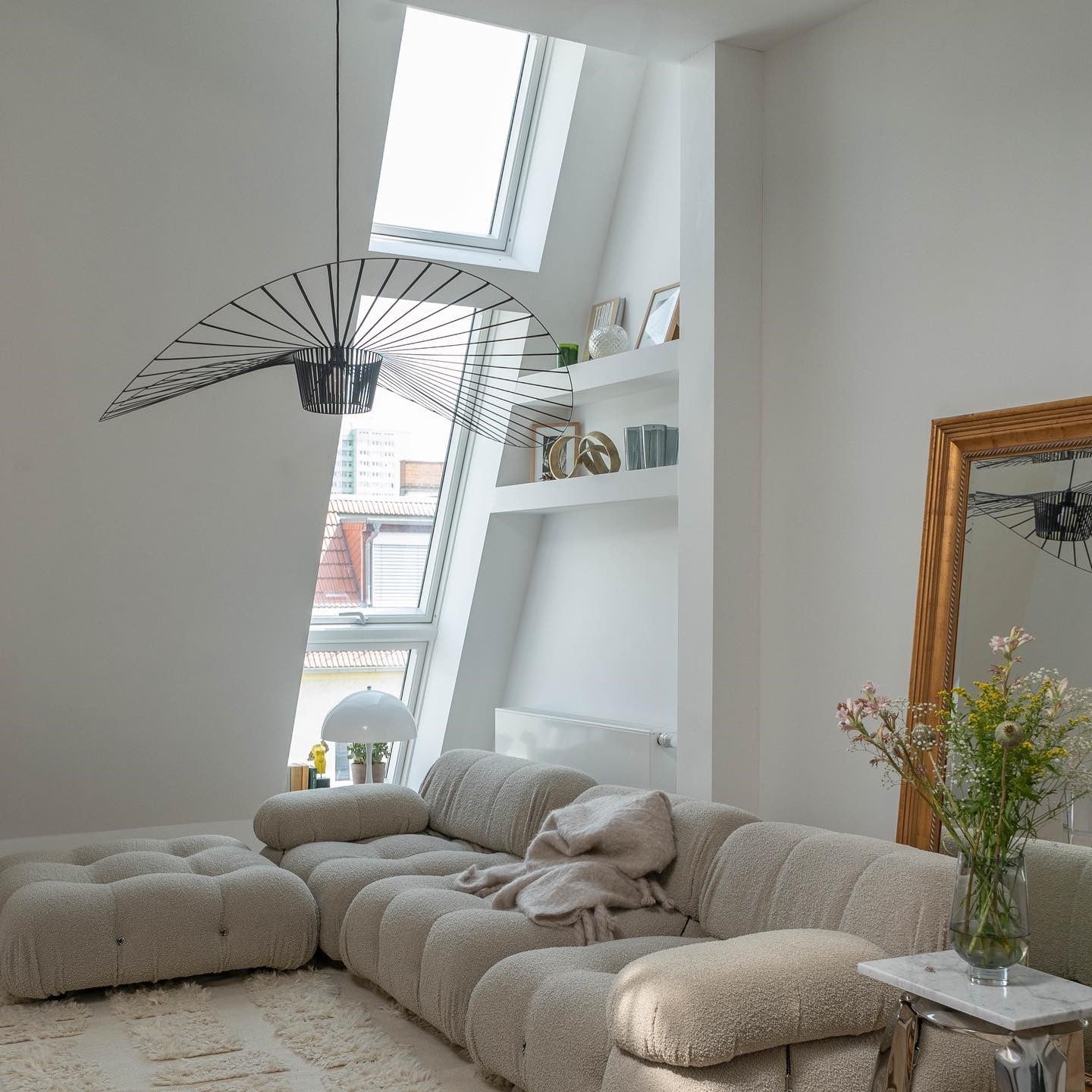 Vertigo Hanglamp Fiberglass Sculptuur met Vloeiende Silhouet Modern Design | Sansoti
