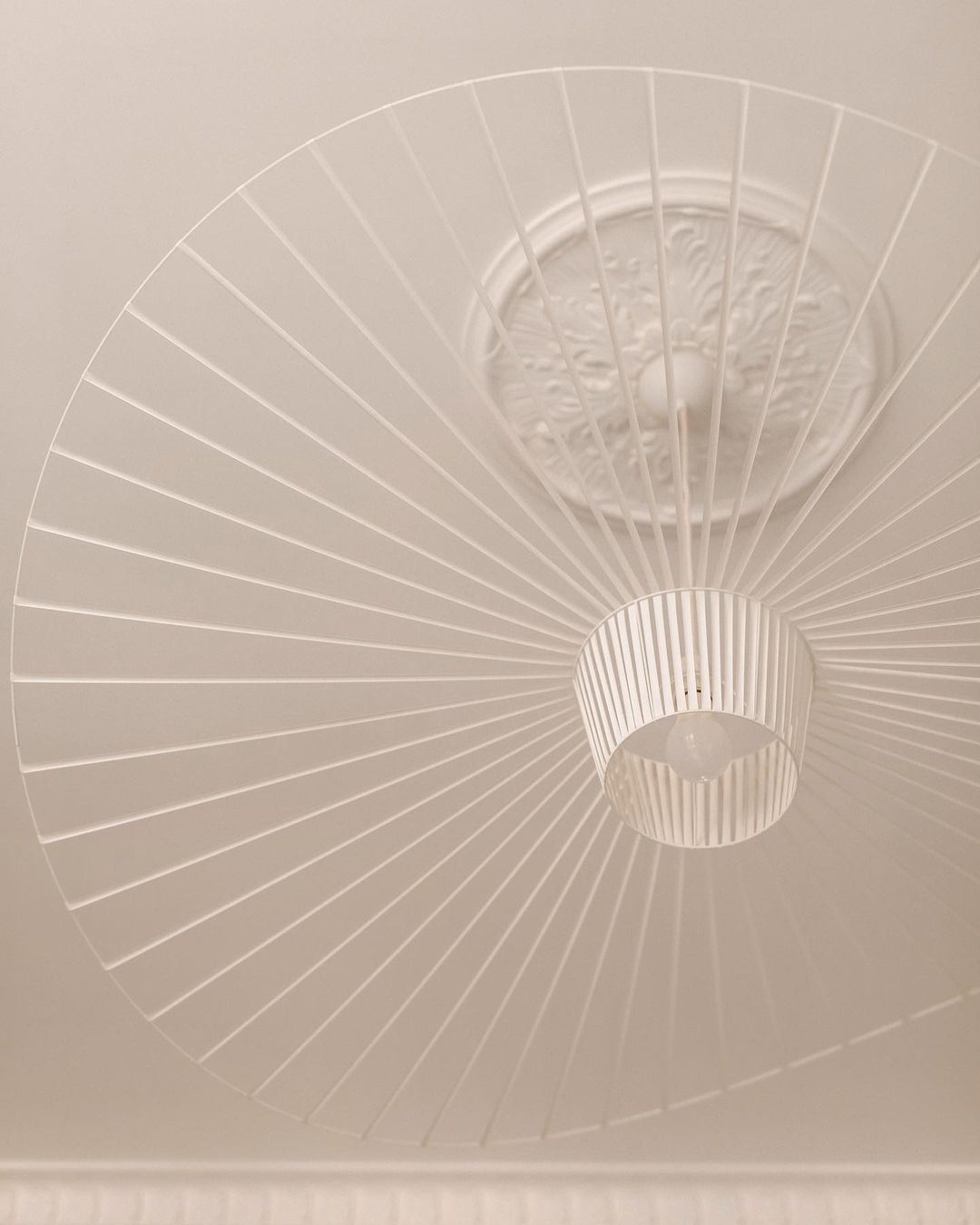 Hanglamp met Polyurethaan Ribbons – Sculptural Design Fiber Grote Zwevende Pendellamp Eetkamer – Ø80cm-Ø200cm | Sansoti