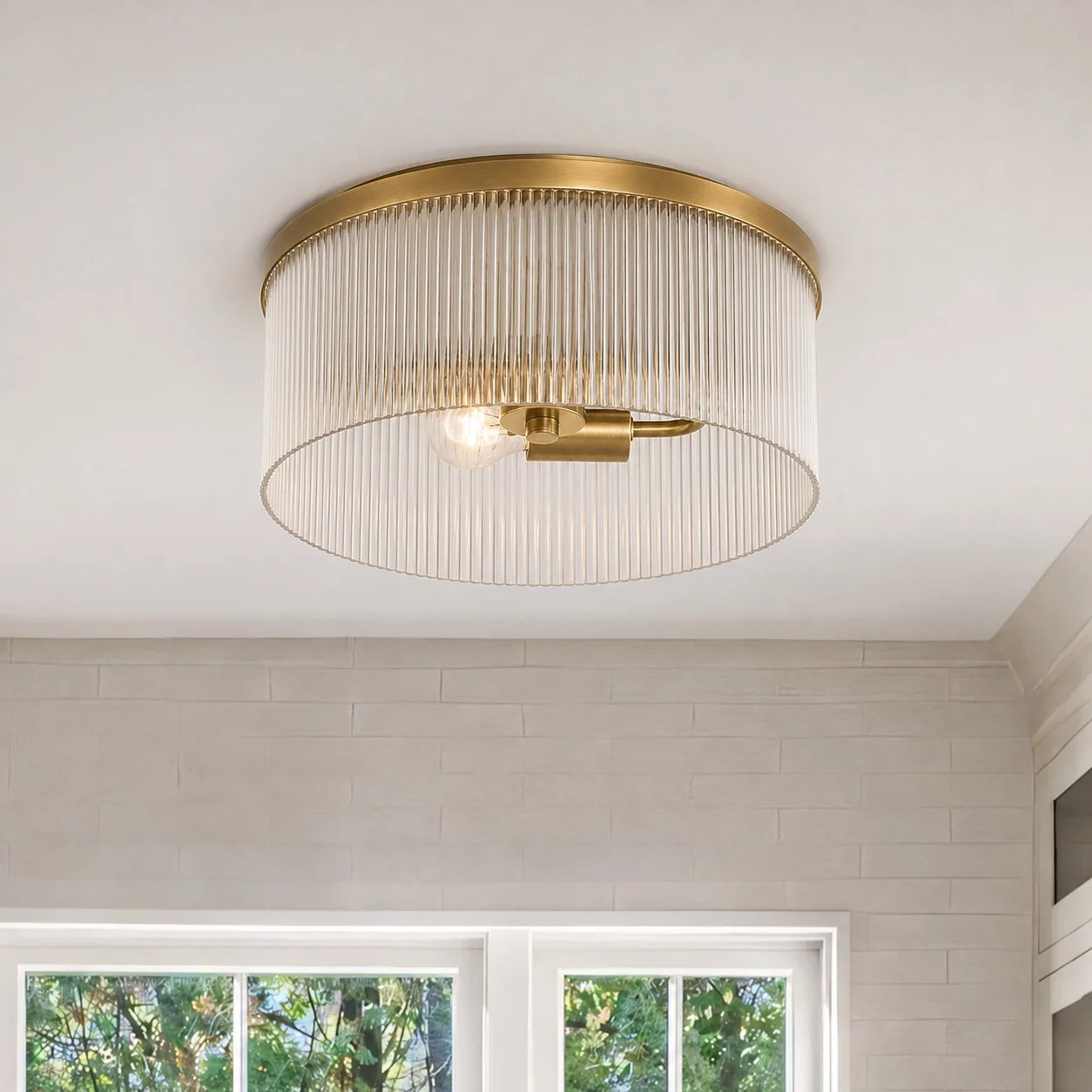Ronde Plafondlamp met Geribbeld Glas en Landelijke Afwerking – Warm Sfeerlicht voor Lage Plafonds | Sansoti