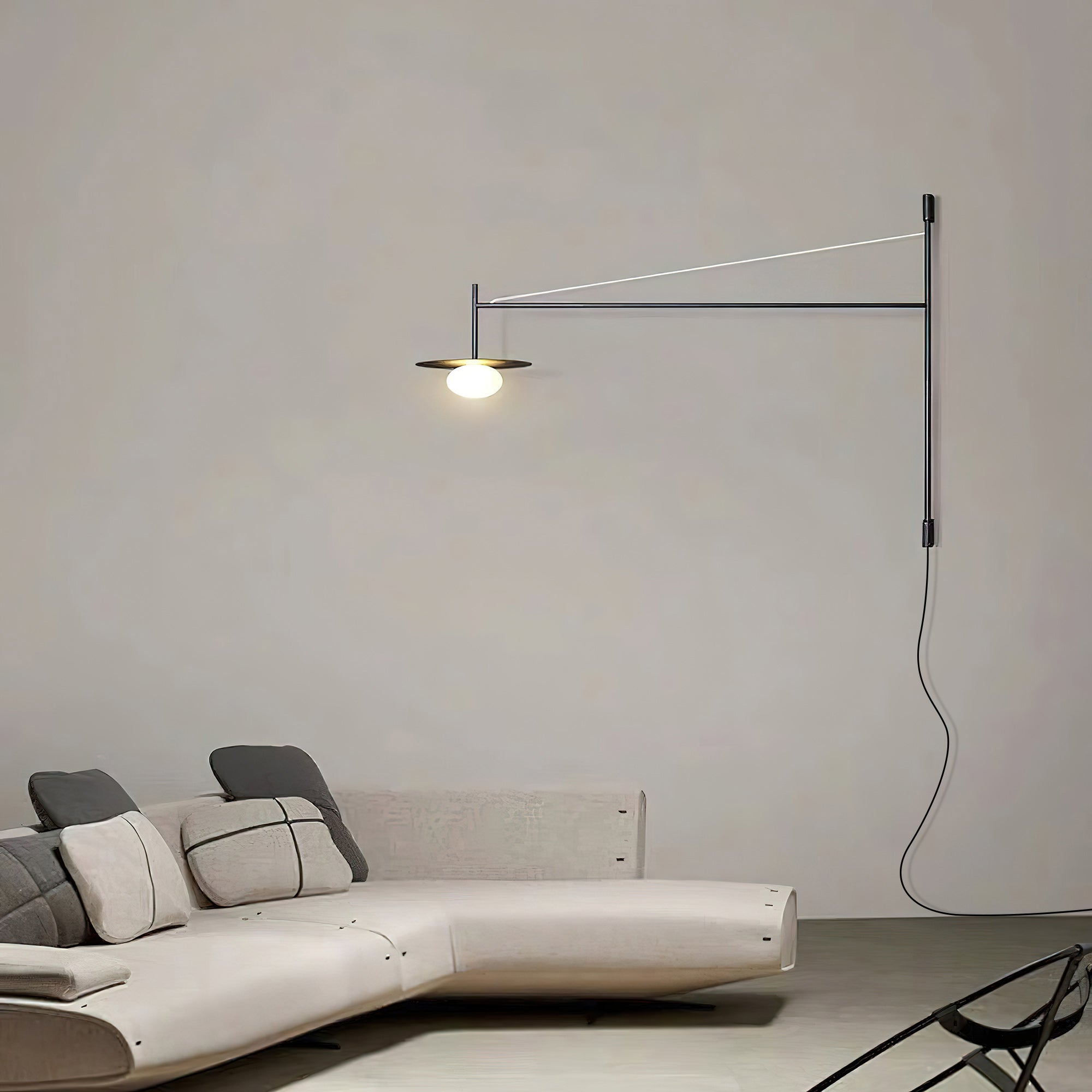 Verstelbare Wandlamp met Zwenkarm | Mondgeblazen Glazen Kap | Stekkermodel | Sansoti