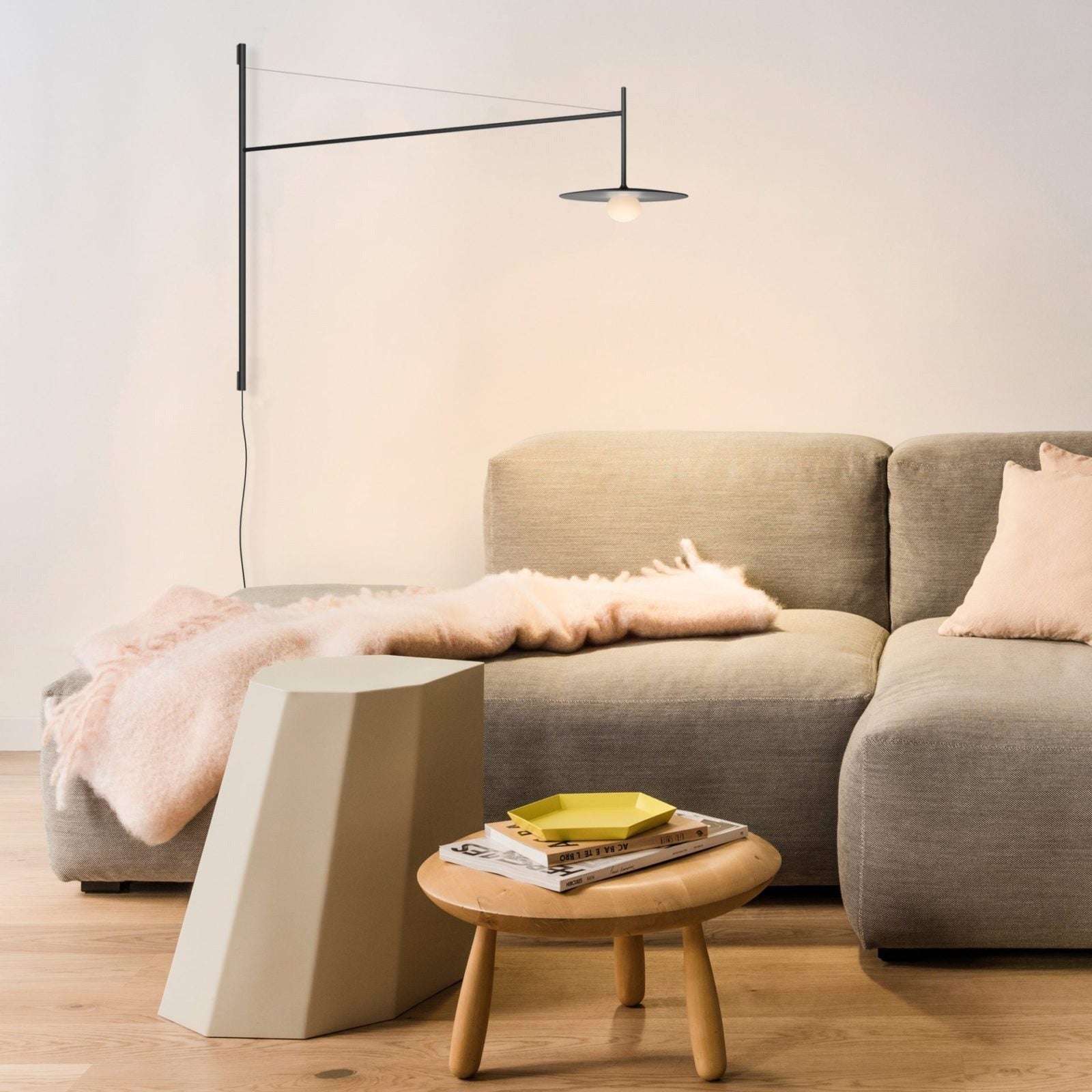Verstelbare Wandlamp met Zwenkarm | Mondgeblazen Glazen Kap | Stekkermodel | Sansoti