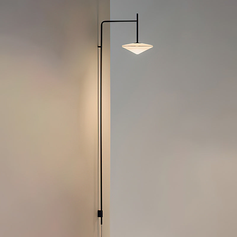 Verstelbare Wandlamp met Zwenkarm | Mondgeblazen Glazen Kap | Stekkermodel | Sansoti