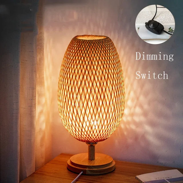 Rustieke Bamboe Tafellamp met Handgemaakte Houten Voet – Vintage Sfeerverlichting voor Woonkamer, Slaapkamer en Bureau | Sansoti