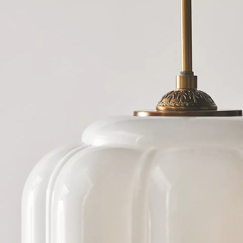 Vintage Melkglas Hanglamp met Messing Armatuur – Klassiek Retro Design voor Eetkamer, Hal & Leeshoek | Sansoti