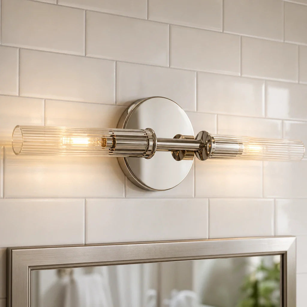 Geribbelde Glazen Wandlamp met Koperkleurige Afwerking – 1 of 2 Lichtpunten voor Badkamer Gang Slaapkamer | Sansoti