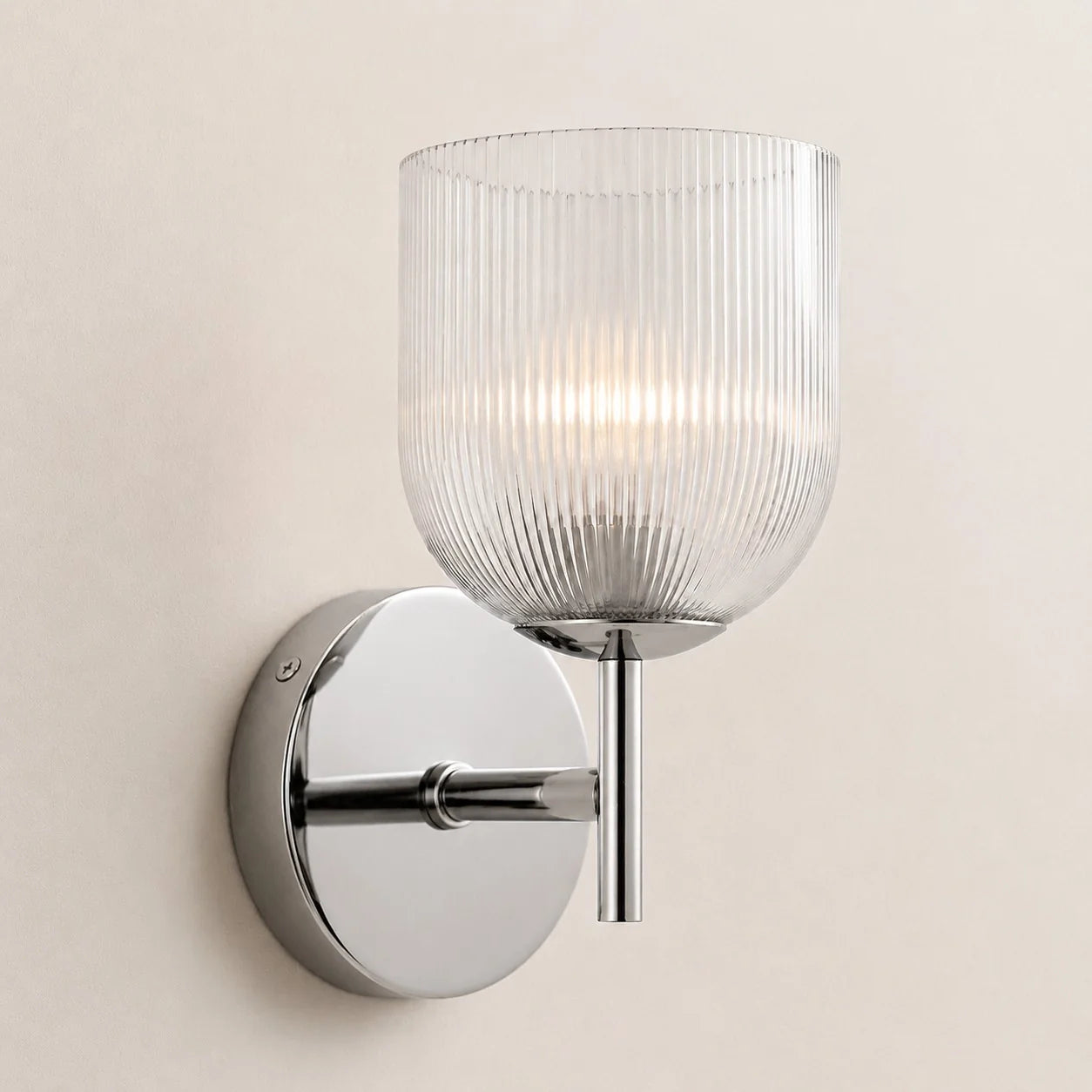 Wandlamp met geribbeld glas en koperen finish voor hal, slaapkamer en badkamer | Sansoti