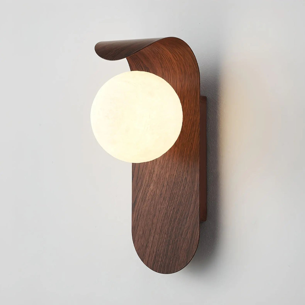 Wandleuchte mit Kugelschirm, G9-Fassung, Walnussholz, LED-Beleuchtung für Schlafzimmer, Flur und Treppenhaus, warmes Licht, Japandi-Stil | Sansoti