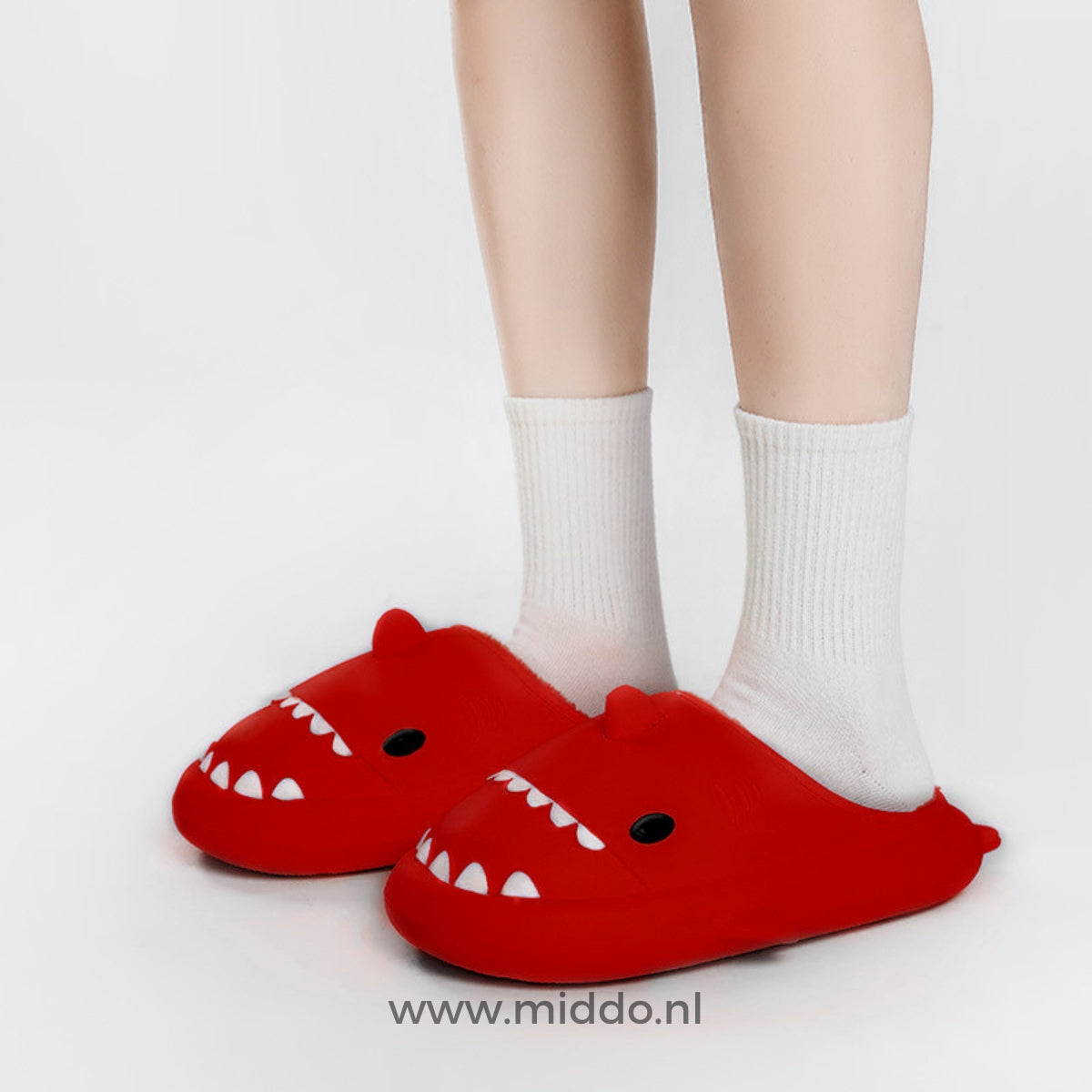 Chaussons en forme de requin en peluche, semelle antidérapante en EVA, chauds et confortables, chaussures d'intérieur pour femmes et hommes, pour l'intérieur et l'extérieur | Sansoti