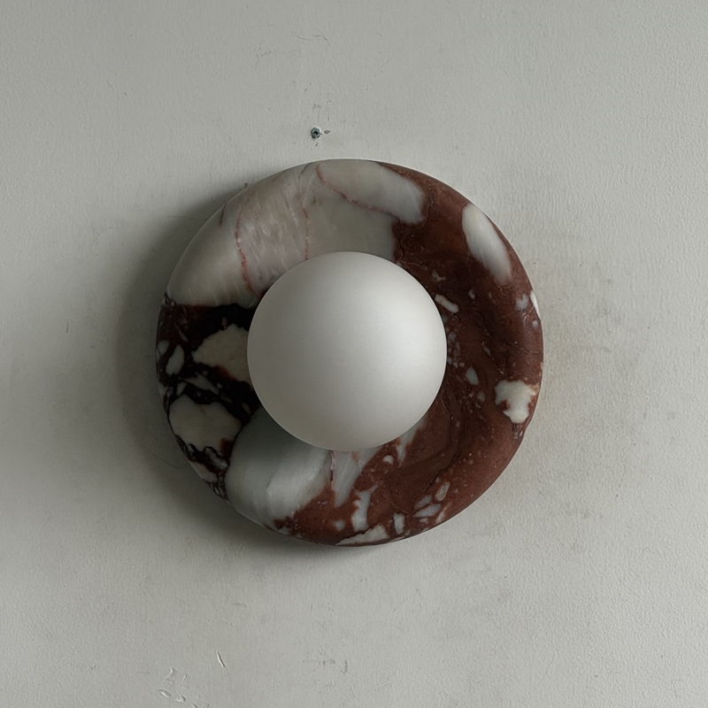 Runde Design-Wandleuchte mit Marmorrückwand und Glaskugel für Flur und Schlafzimmer | Restfield