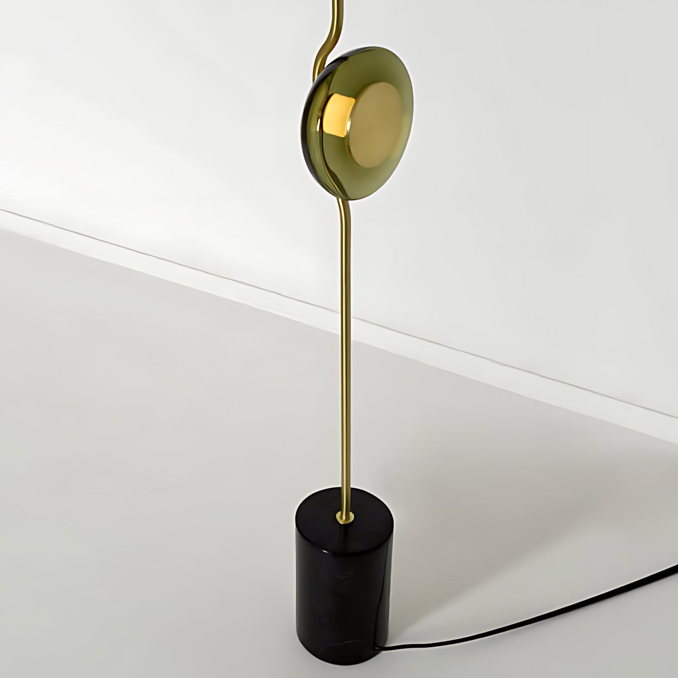 Vloerlamp met groen glas en geïntegreerde LED | 180 cm hoog | moderne vloerverlichting met sculptuur | Sansoti